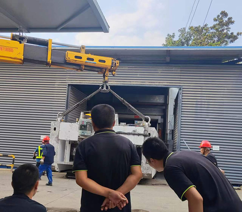 精密設(shè)備吊裝